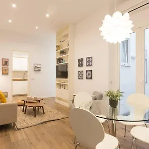 keyfamily-new-nordic-apartment-center-and-near-the.es-andalucia.com/